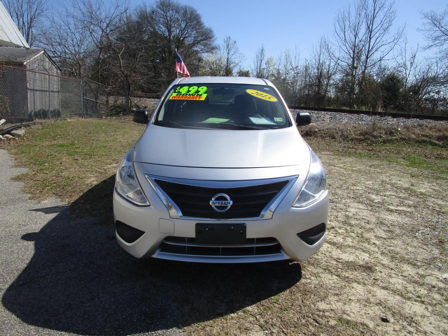 2015 Silver Nissan Versa 1.6 S 5M (3N1CN7AP9FL) with an 1.6L L4 DOHC 16V engine, 5-Speed Automatic transmission, located at 2553 Airline Blvd, Portsmouth, VA, 23701, (757) 488-8331, 36.813889, -76.357597 - Down Payment: $499 Weekly Payment: $90 APR: 23.9% Repayment Terms: 42 Months ***CALL ELIZABETH SMITH - DIRECTOR OF MARKETING @ 757-488-8331 TO SCHEDULE YOUR APPOINTMENT TODAY AND GET PRE-APPROVED RIGHT OVER THE PHONE*** - Photo#2